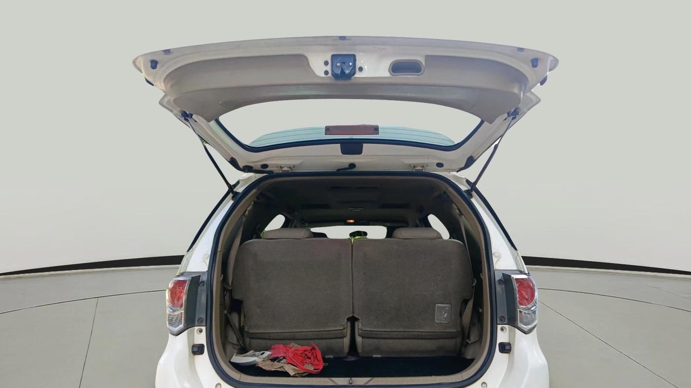 2012 Toyota Fortuner 3.0 4X2 AT, Diesel, Automatic, 2,48,958 km, exterior