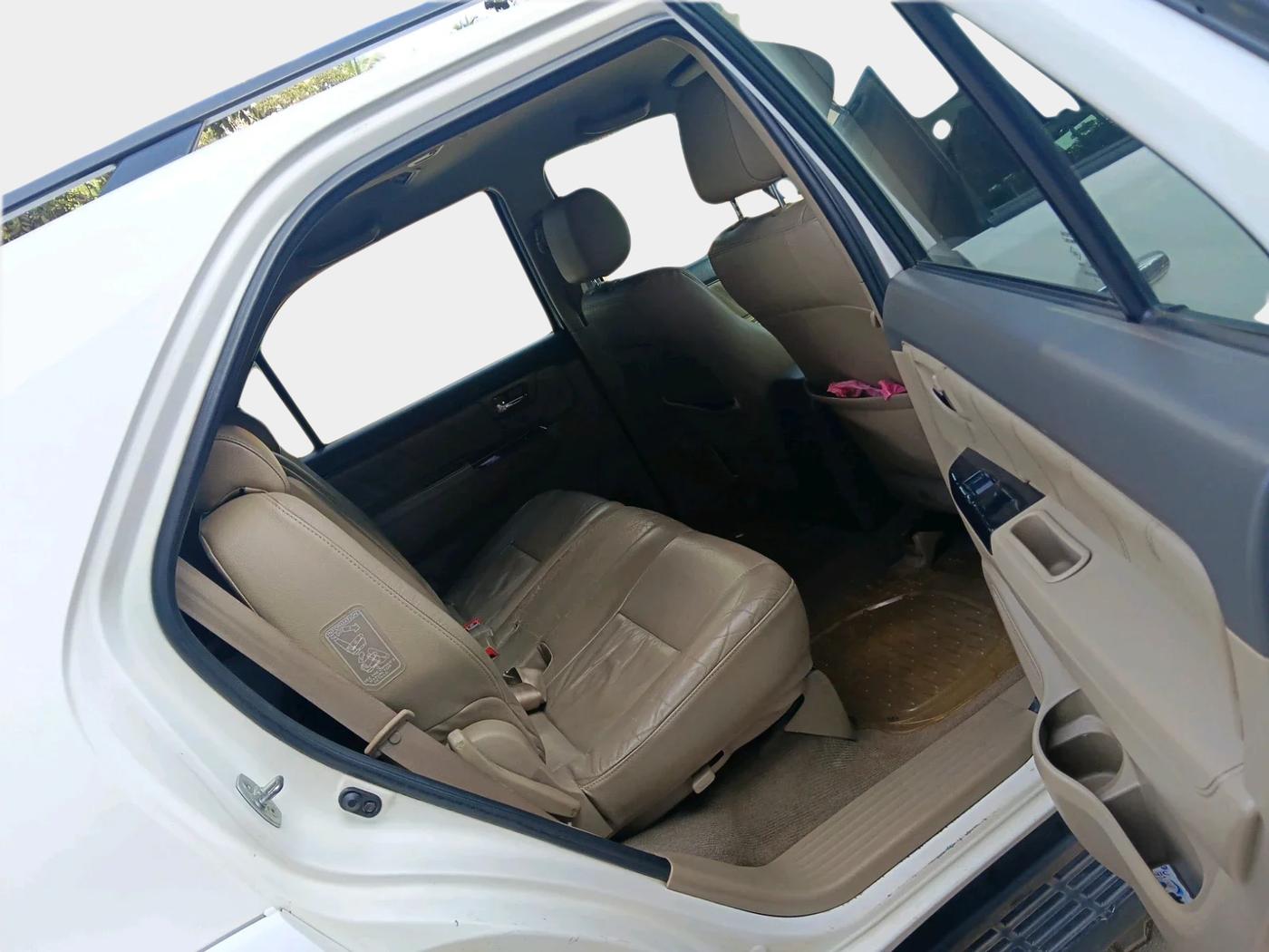 2012 Toyota Fortuner 3.0 4X2 AT, Diesel, Automatic, 2,48,958 km, interior