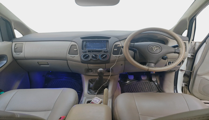 2011 Toyota Innova 2.5 G4 7 STR, Diesel, Manual, 1,30,182 km, interior