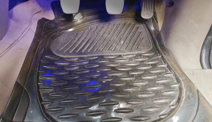 2011 Toyota Innova 2.5 G4 7 STR, Diesel, Manual, 1,30,182 km, interior