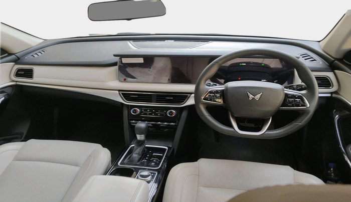 2024 Mahindra XUV700 AX 7 LUXURY D AT 7 STR, Diesel, Automatic, 24,491 km, interior