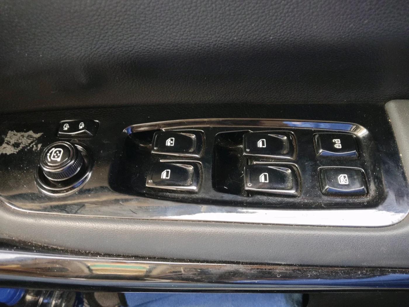 2024 Mahindra XUV700 AX 7 LUXURY D AT 7 STR, Diesel, Automatic, 24,491 km, interior