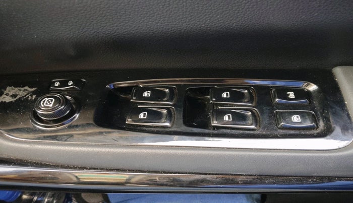 2024 Mahindra XUV700 AX 7 LUXURY D AT 7 STR, Diesel, Automatic, 24,491 km, interior