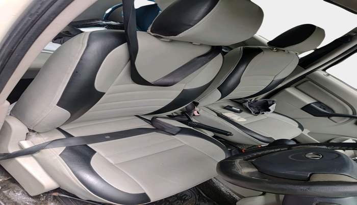 2013 Mahindra Verito 1.5 D2, Diesel, Manual, 1,61,989 km, interior