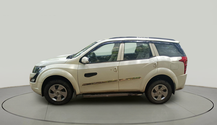 2016 Mahindra XUV500 W4, Diesel, Manual, 99,247 km, exterior