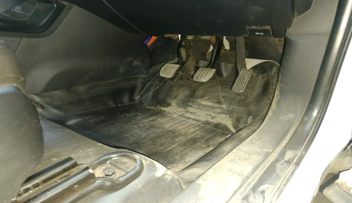 2019 Tata Harrier XM 2.0L KRYOTEC, Diesel, Manual, 1,25,107 km, interior