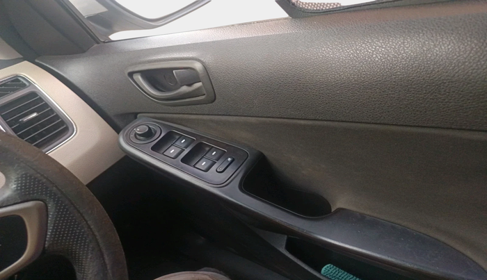 2015 Tata Zest XM PETROL, Petrol, Manual, 1,38,536 km, interior