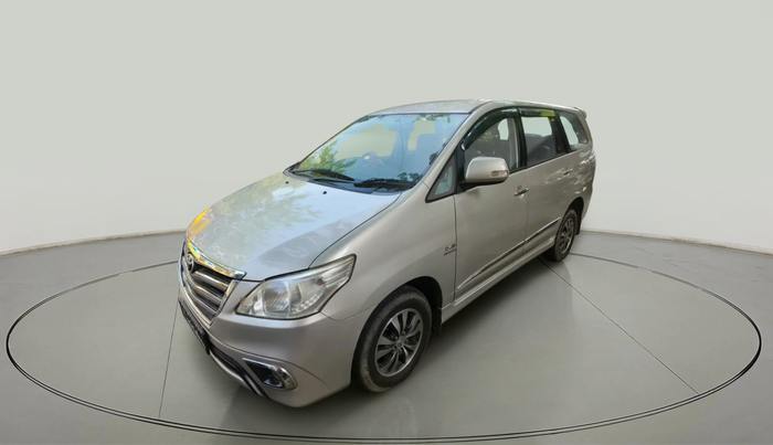 2015 Toyota Innova 2.5 VX 8 STR, Diesel, Manual, 1,00,852 km, exterior