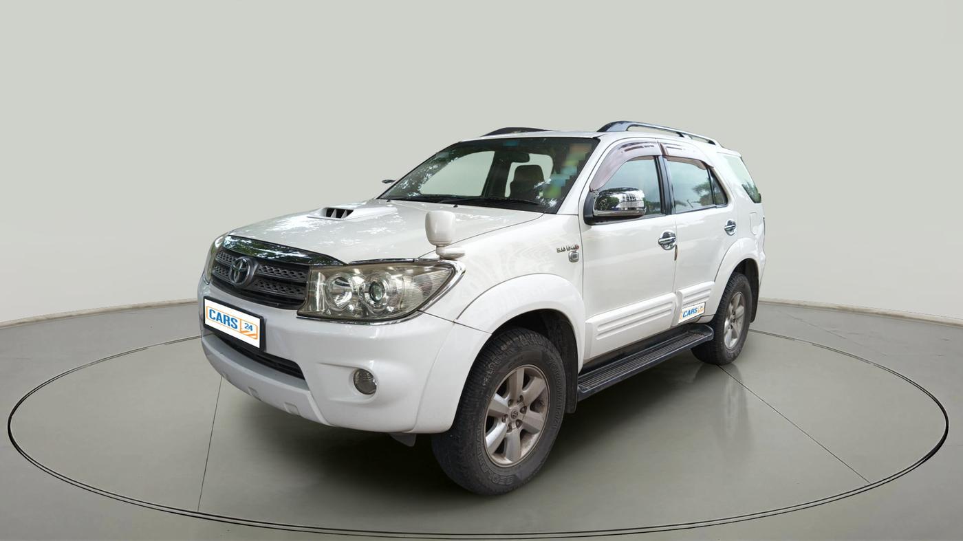 2011 Toyota Fortuner 3.0 4X4 MT, Diesel, Manual, 1,17,205 km, exterior