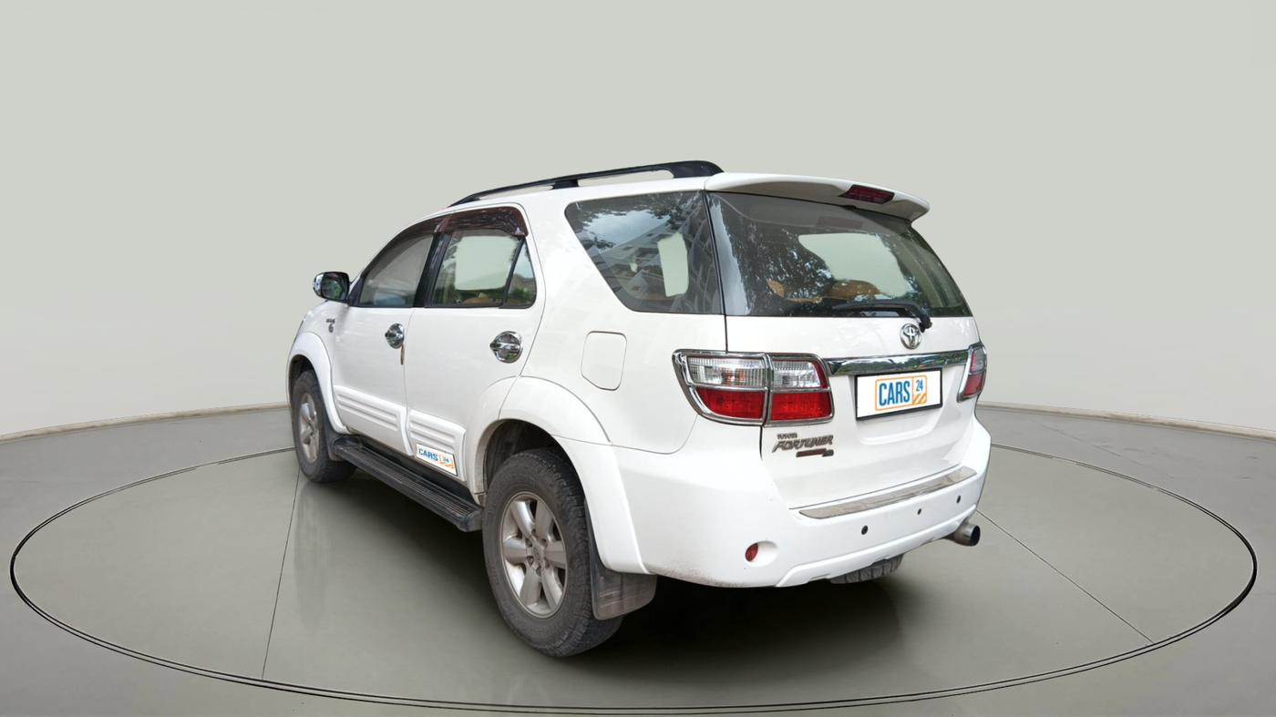 2011 Toyota Fortuner 3.0 4X4 MT, Diesel, Manual, 1,17,205 km, exterior