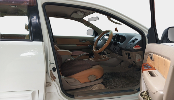 2011 Toyota Fortuner 3.0 4X4 MT, Diesel, Manual, 1,17,205 km, interior