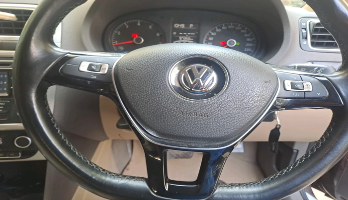 2016 Volkswagen Vento HIGHLINE PETROL AT, Petrol, Automatic, 97,356 km, interior