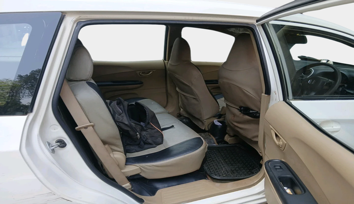 2015 Honda Mobilio 1.5L I-VTEC S, Petrol, Manual, 1,61,834 km, interior