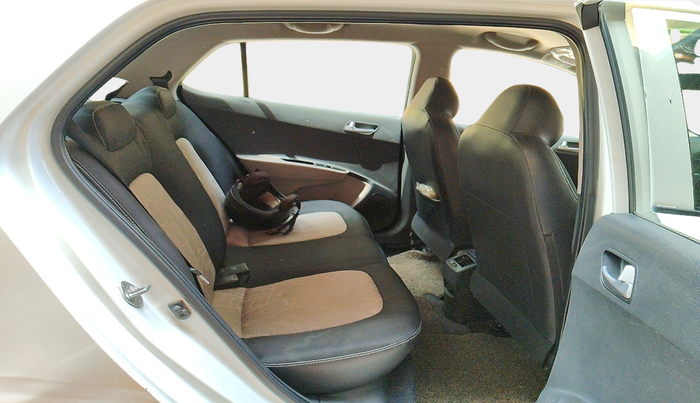 2017 Hyundai Grand i10 SPORTZ (O) AT 1.2 KAPPA VTVT, Petrol, Automatic, 39,882 km, interior