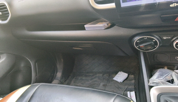 2019 Hyundai VENUE S 1.2, Petrol, Manual, 53,164 km, interior