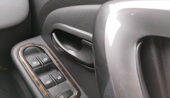 2013 Renault Duster RXL PETROL, Petrol, Manual, 85,767 km, interior