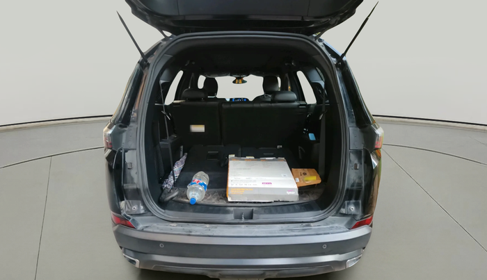 2022 Tata Safari XZ PLUS DARK EDITION, Diesel, Manual, 28,650 km, exterior