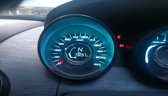 2017 Mahindra XUV500 W4, Diesel, Manual, 73,097 km, interior