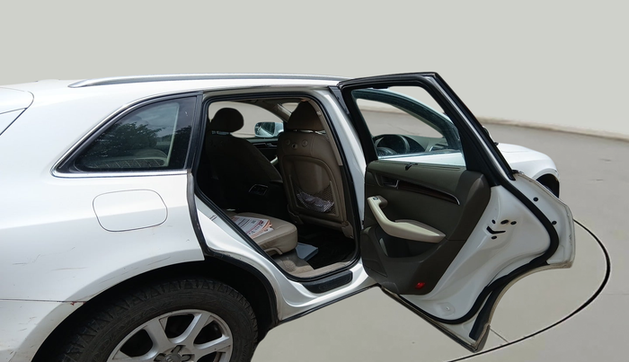 2011 Audi Q5 2.0 TDI QUATTRO, Diesel, Automatic, 91,513 km, interior