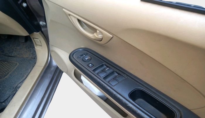 2016 Honda Amaze 1.2L I-VTEC S, Petrol, Manual, 71,995 km, interior