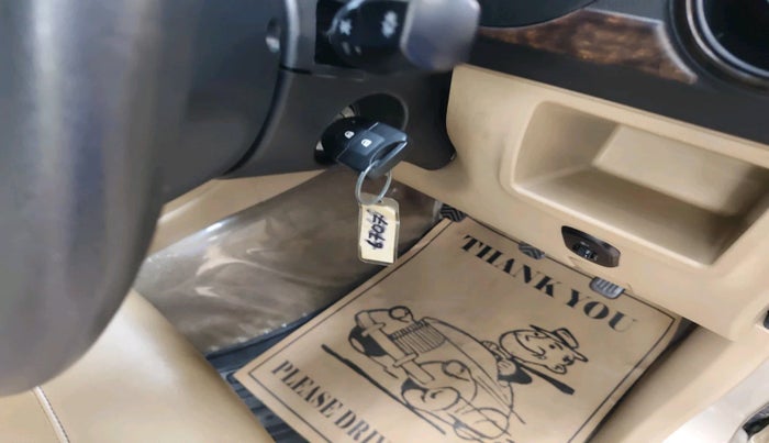 2013 Chevrolet Enjoy 1.4 LTZ 7 STR, Petrol, Manual, 9,357 km, interior