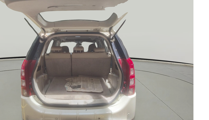 2015 Mahindra XUV500 W10, Diesel, Manual, 1,29,242 km, exterior