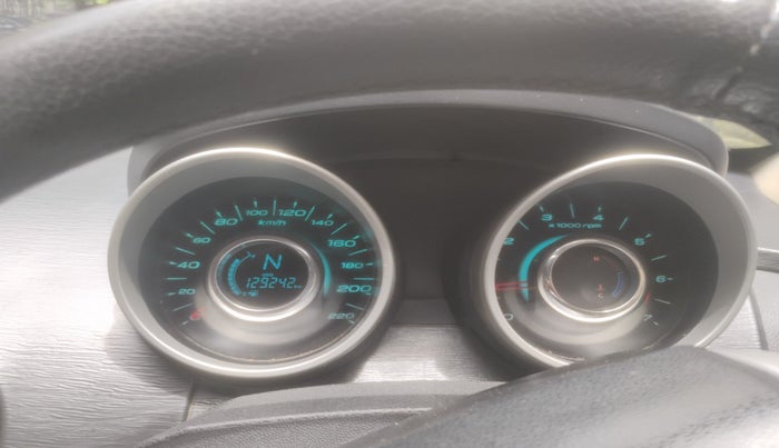 2015 Mahindra XUV500 W10, Diesel, Manual, 1,29,242 km, interior