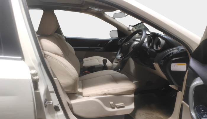 2015 Mahindra XUV500 W10, Diesel, Manual, 1,29,242 km, interior