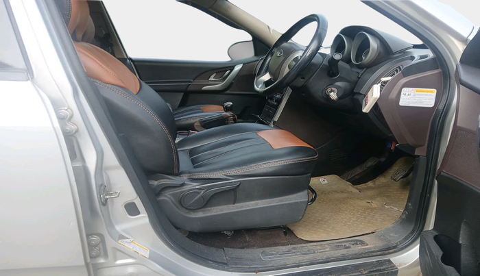2012 Mahindra XUV500 W8, Diesel, Manual, 1,68,814 km, interior