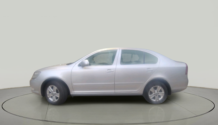 2011 Skoda Laura AMBIENTE 2.0 TDI CR AT, Diesel, Automatic, 2,31,289 km, exterior