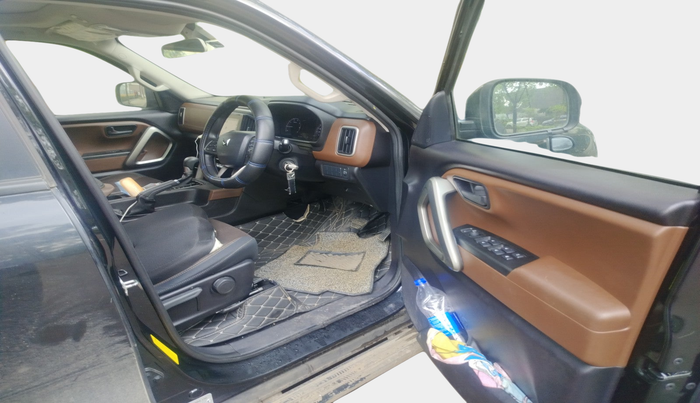 2023 Mahindra SCORPIO-N Z6 DIESEL AT 2WD 7 STR, Diesel, Automatic, 28,700 km, interior