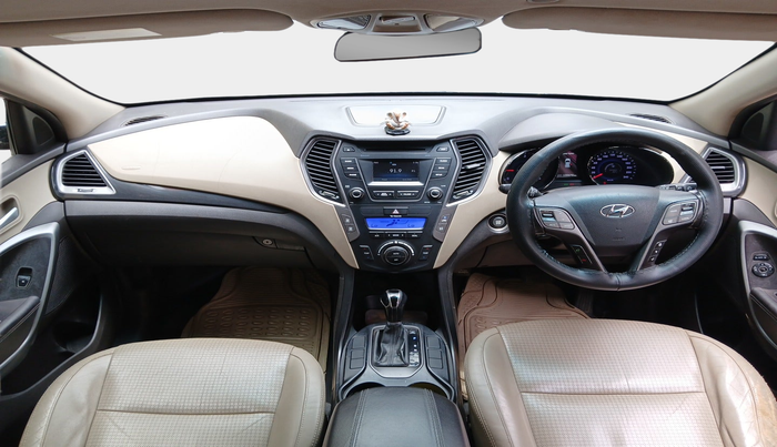2014 Hyundai Santa Fe 4 WD AT, Diesel, Automatic, 1,32,676 km, interior