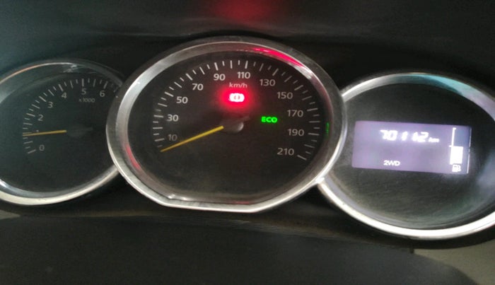 2014 Renault Duster 110 PS RXZ 4X4 MT DIESEL, Diesel, Manual, 70,112 km, interior