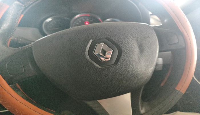 2014 Renault Duster 110 PS RXZ 4X4 MT DIESEL, Diesel, Manual, 70,112 km, interior