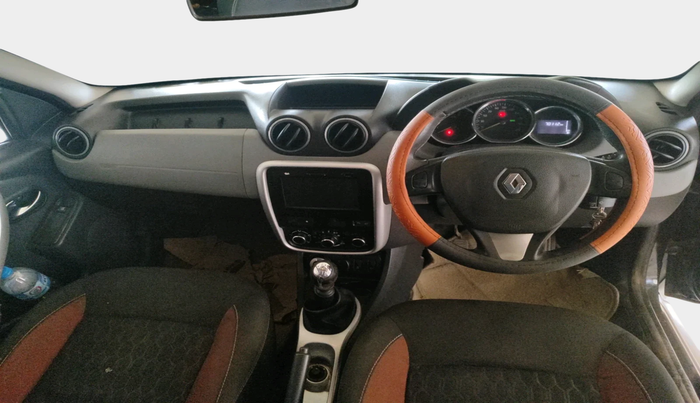 2014 Renault Duster 110 PS RXZ 4X4 MT DIESEL, Diesel, Manual, 70,112 km, interior