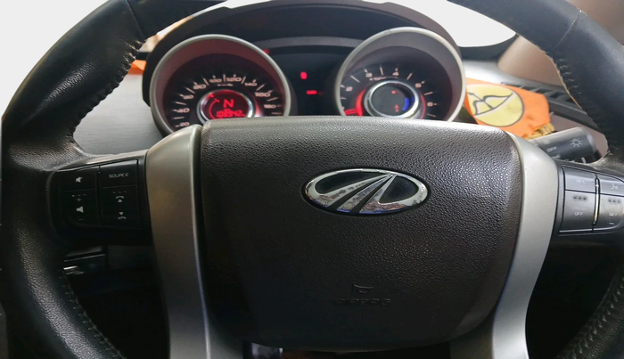 2012 Mahindra XUV500 W8, Diesel, Manual, 1,08,942 km, interior