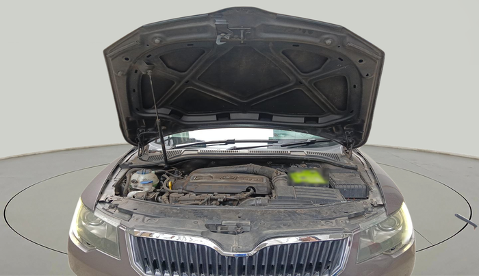 2014 Skoda Superb ELEGANCE 1.8 TSI AT, Petrol, Automatic, 1,55,660 km, exterior