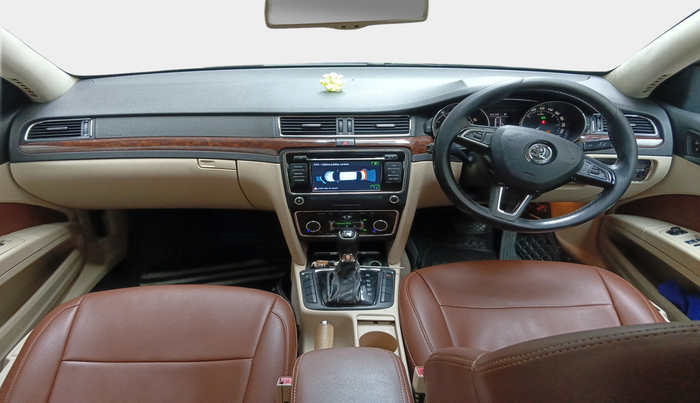 2014 Skoda Superb ELEGANCE 1.8 TSI AT, Petrol, Automatic, 1,55,660 km, interior
