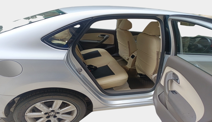 2010 Volkswagen Vento HIGHLINE 1.6 MPI, Petrol, Manual, 61,289 km, interior
