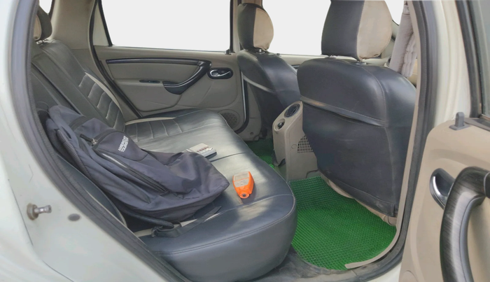 2014 Nissan Terrano XV D THP PREMIUM 110 PS, Diesel, Manual, 1,63,950 km, interior