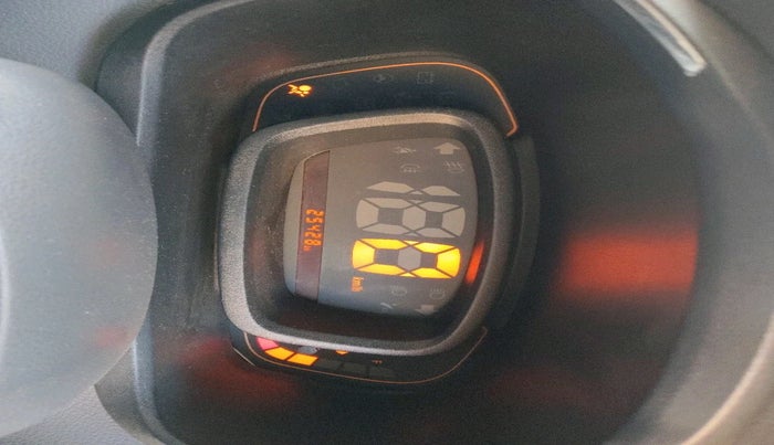 2016 Renault Kwid RXT 1.0, Petrol, Manual, 25,428 km, interior