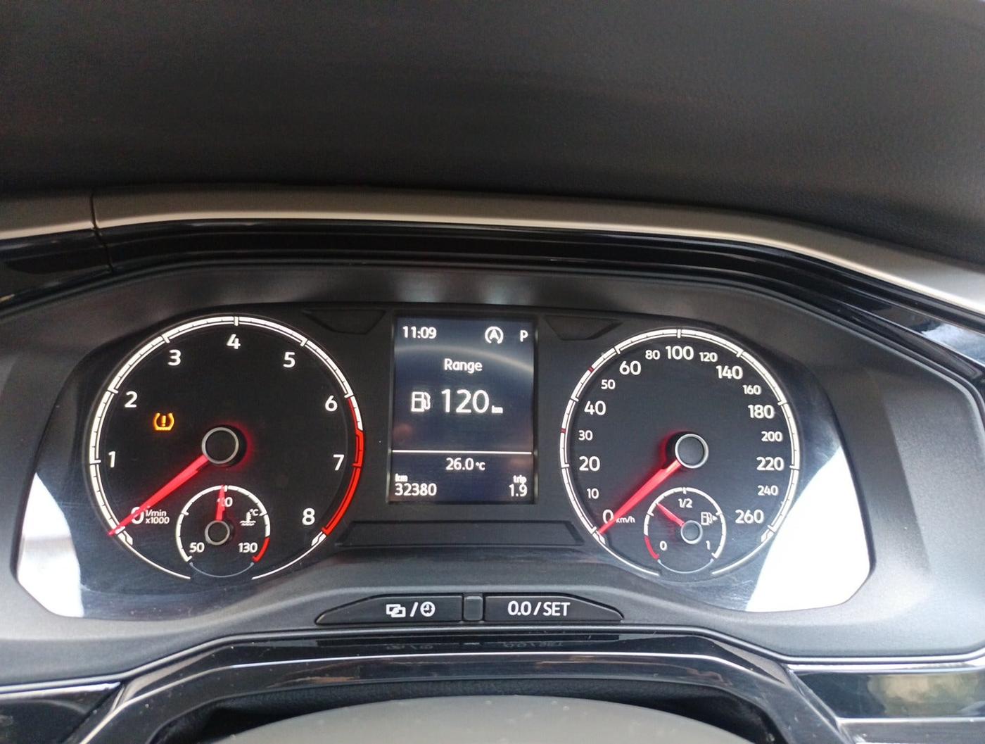 2023 Volkswagen VIRTUS HIGHLINE TSI 1.0 AT, Petrol, Automatic, 34,000 km, interior