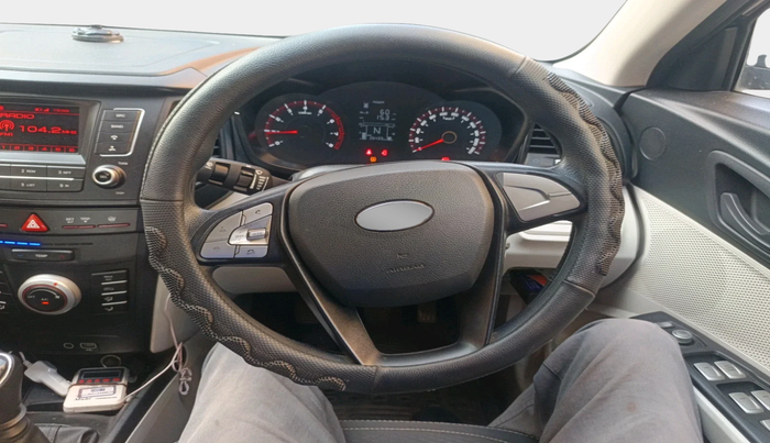 2022 Mahindra XUV300 W6 1.2 PETROL, Petrol, Manual, 26,433 km, interior
