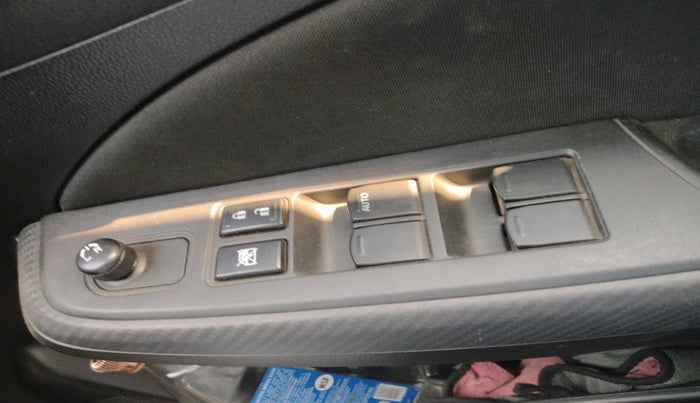 2023 Maruti Swift VXI, Petrol, Manual, 23,221 km, interior