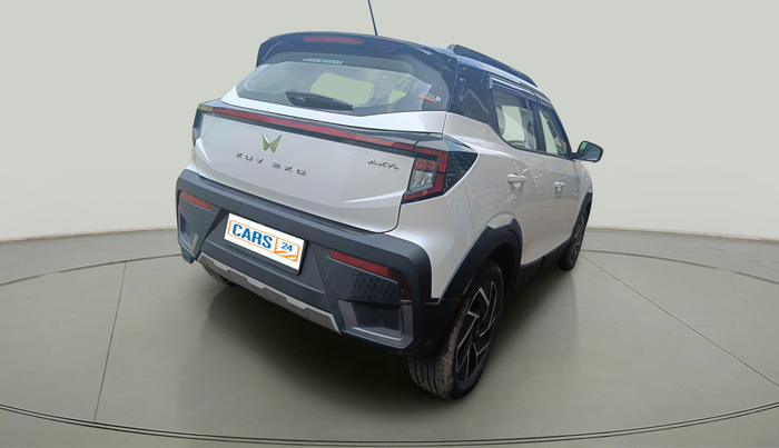 2024 Mahindra XUV 3XO AX7L 1.2 Petrol AT, Petrol, Automatic, 4,166 km, exterior