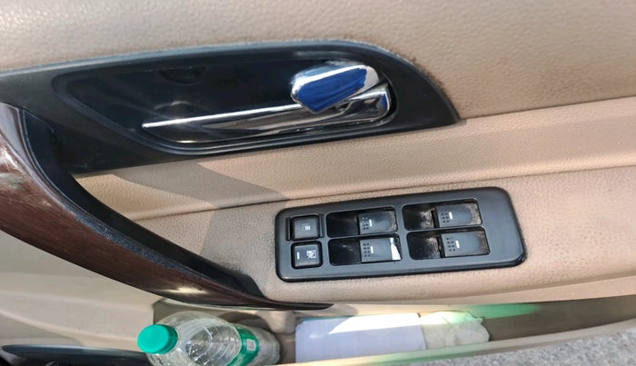 2014 Tata Safari 4X2 VX DICOR 2.2 VTT, Diesel, Manual, 1,71,830 km, interior