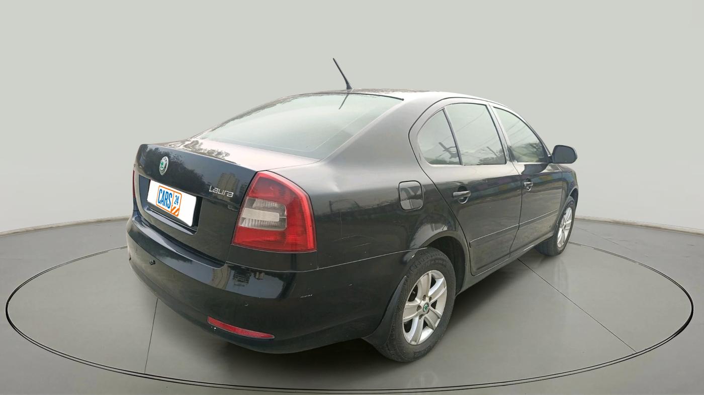2012 Skoda Laura AMBITION 2.0 TDI CR MT, Diesel, Manual, 94,729 km, exterior