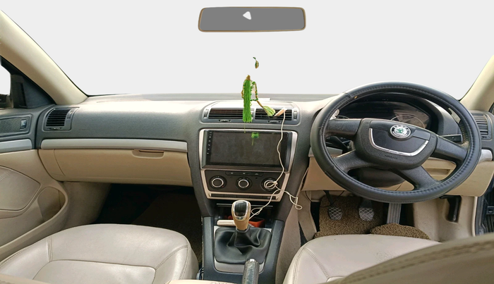 2012 Skoda Laura AMBITION 2.0 TDI CR MT, Diesel, Manual, 94,729 km, interior