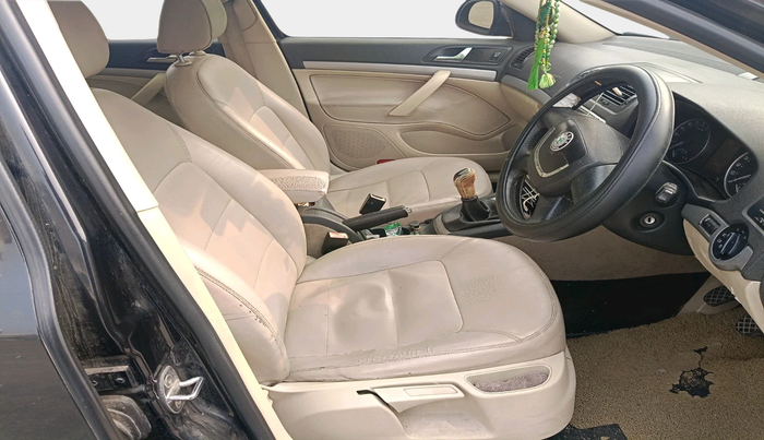 2012 Skoda Laura AMBITION 2.0 TDI CR MT, Diesel, Manual, 94,729 km, interior