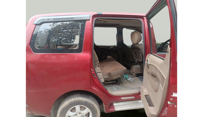 2010 Mahindra Xylo E8 BS-III, Diesel, Manual, 1,35,998 km, interior